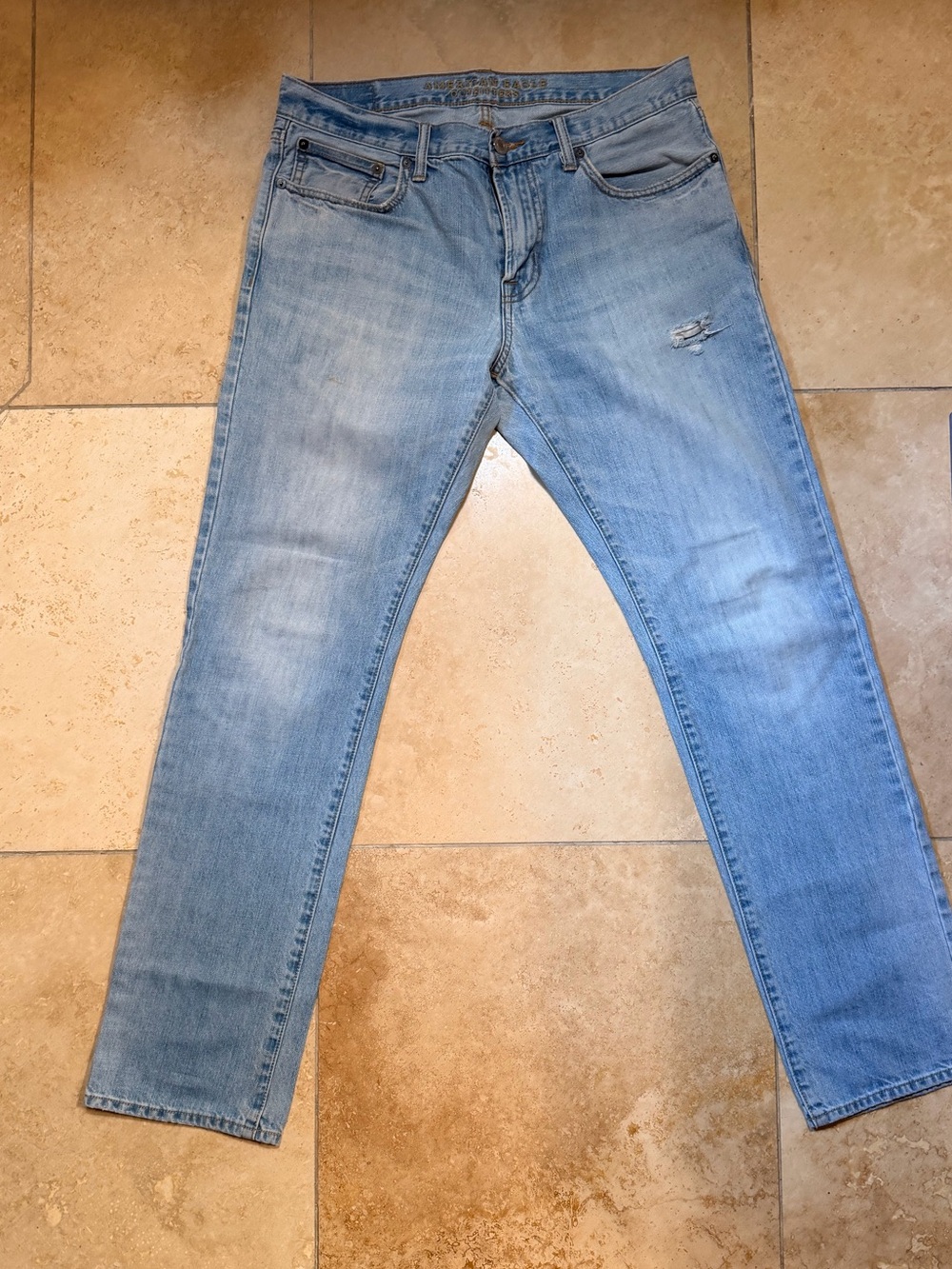 American Eagle Outfitters Light Wash Slim Straight Men’s Jeans